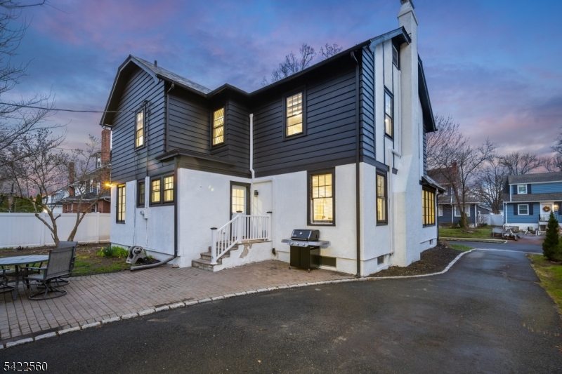 Tuxedo Park - Residential