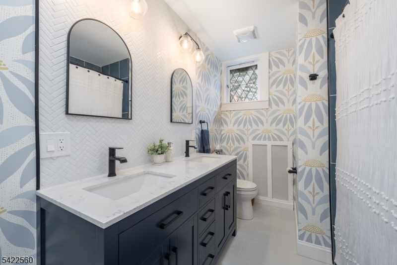 Tuxedo Park - Residential