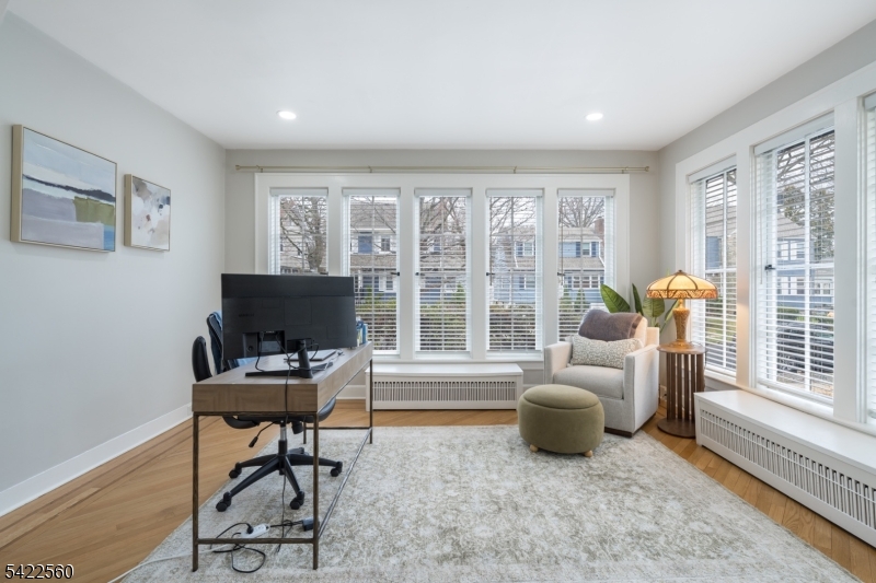 Tuxedo Park - Residential