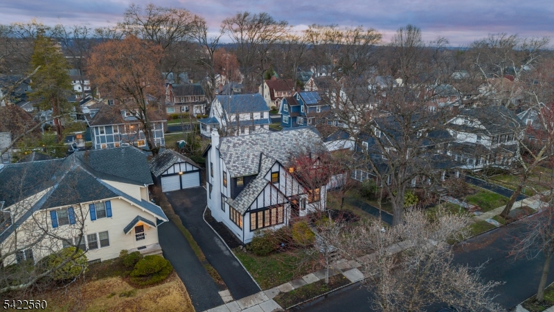 Tuxedo Park - Residential