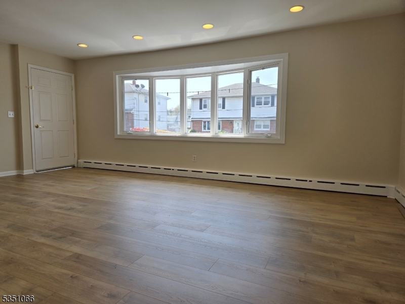 Woodland Park, New Jersey 07424, United States, 3 Bedrooms Bedrooms, ,1 BathroomBathrooms,Residential,Active,204212