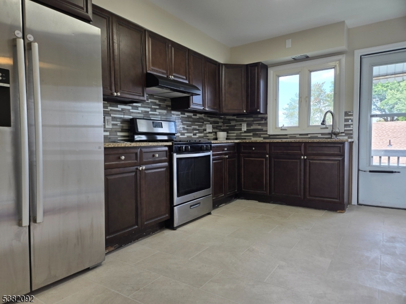 Woodland Park, New Jersey 07424, United States, 3 Bedrooms Bedrooms, ,1 BathroomBathrooms,Residential,Active,204212