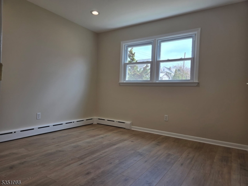 Woodland Park, New Jersey 07424, United States, 3 Bedrooms Bedrooms, ,1 BathroomBathrooms,Residential,Active,204212