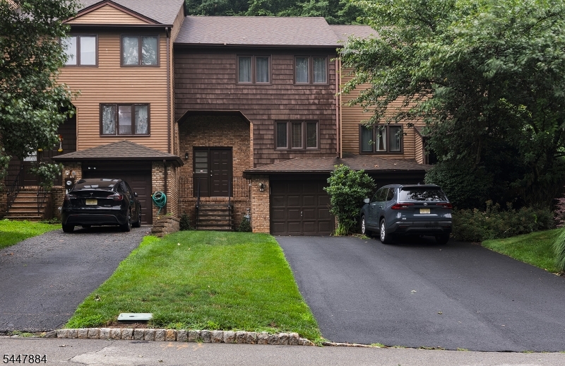 Photo 1 of 38 — 89 Continental Rd, Parsippany-Troy Hills Twp., NJ 07950