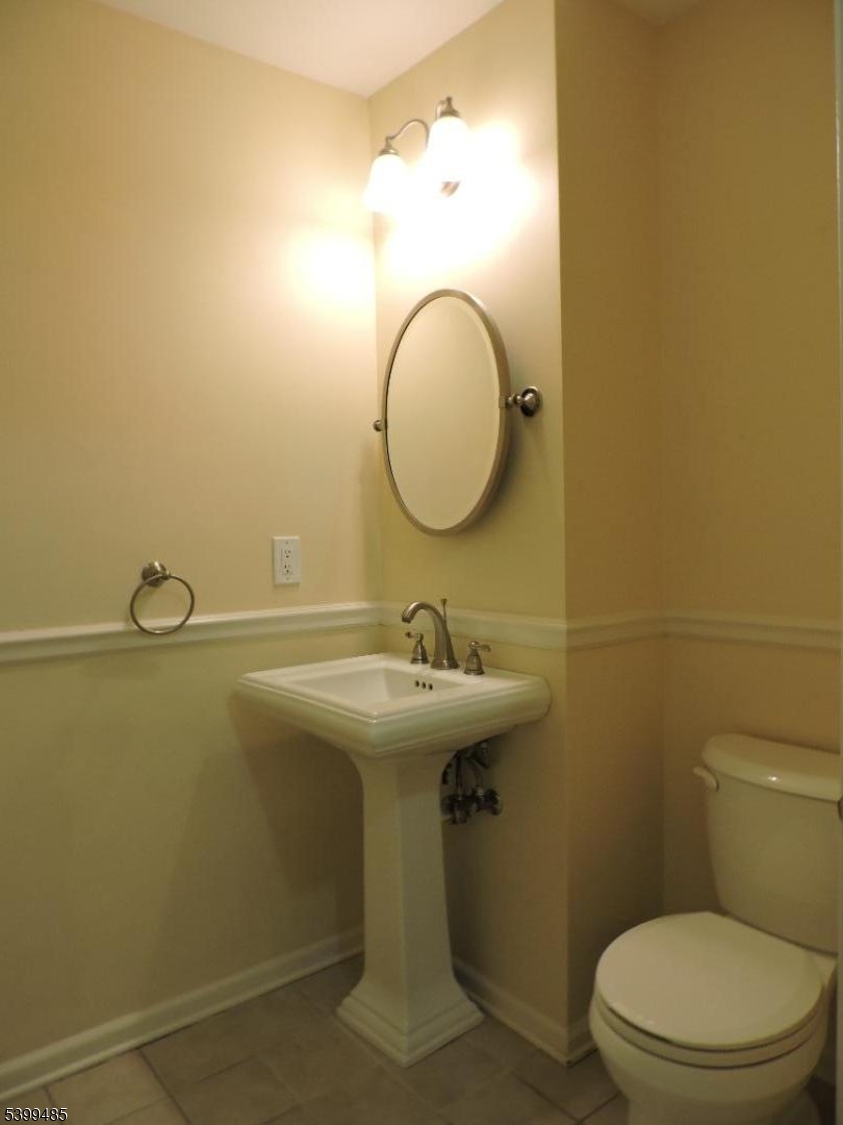 Morristown Court - Residential Lease