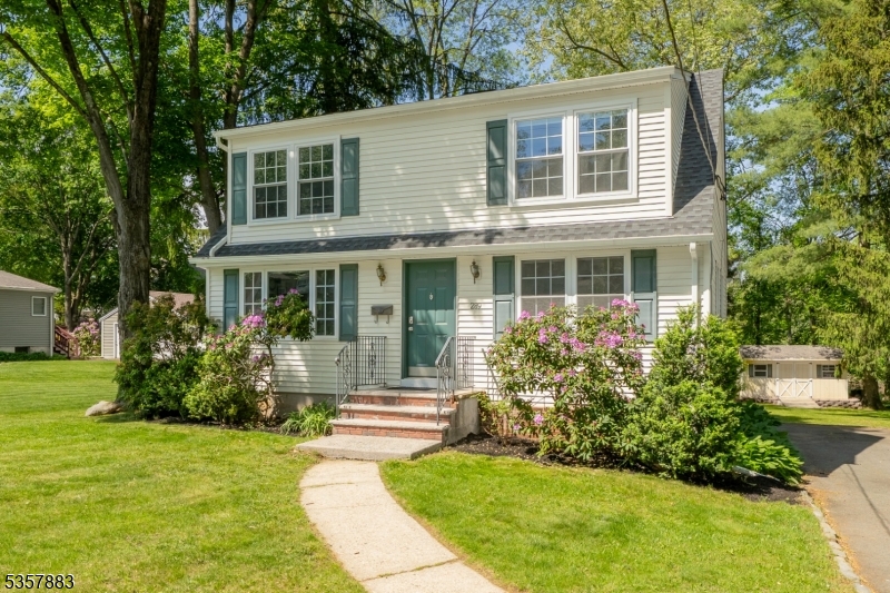 289 Livingston Ave