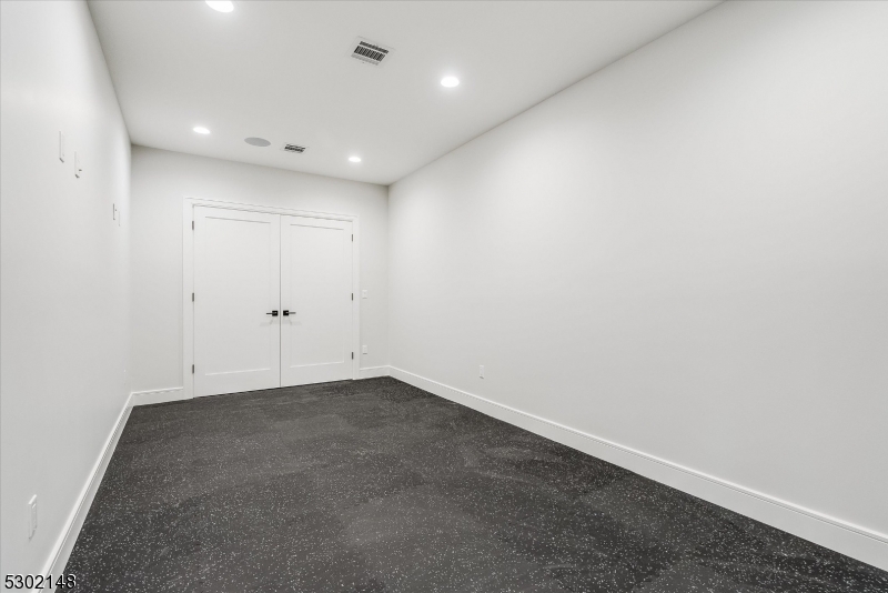 Riker Hill - Residential