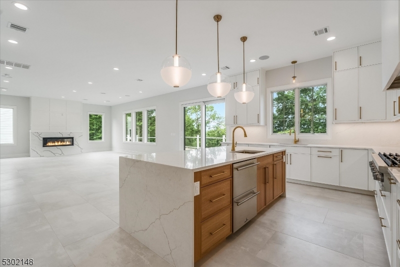 Riker Hill - Residential