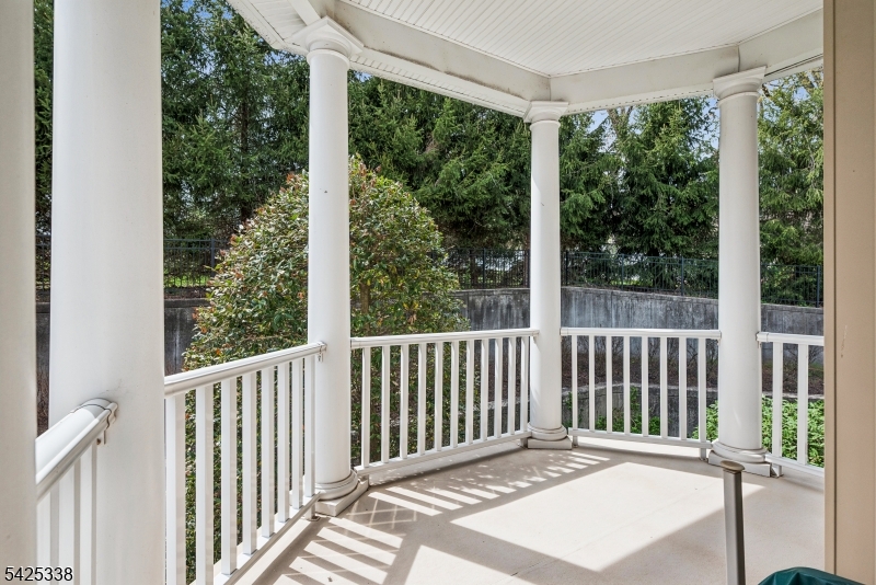 Lakeside Villas - Residential