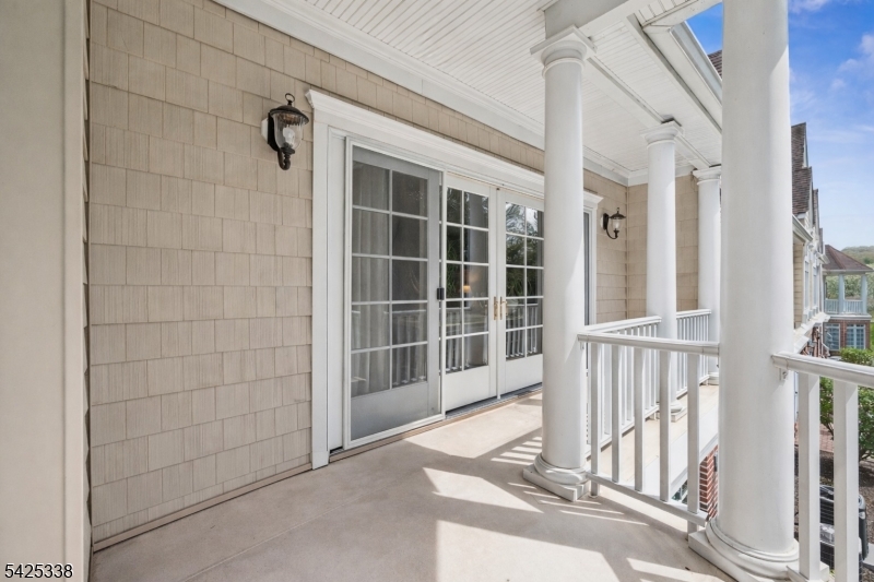 Lakeside Villas - Residential