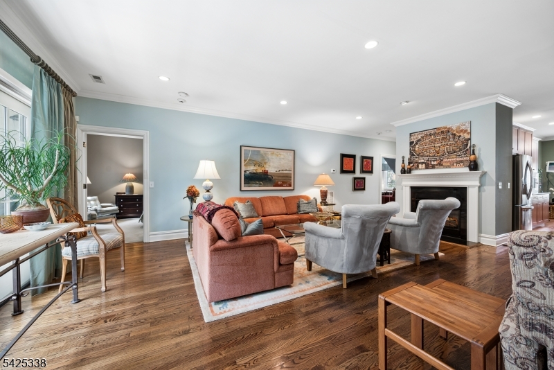 Lakeside Villas - Residential