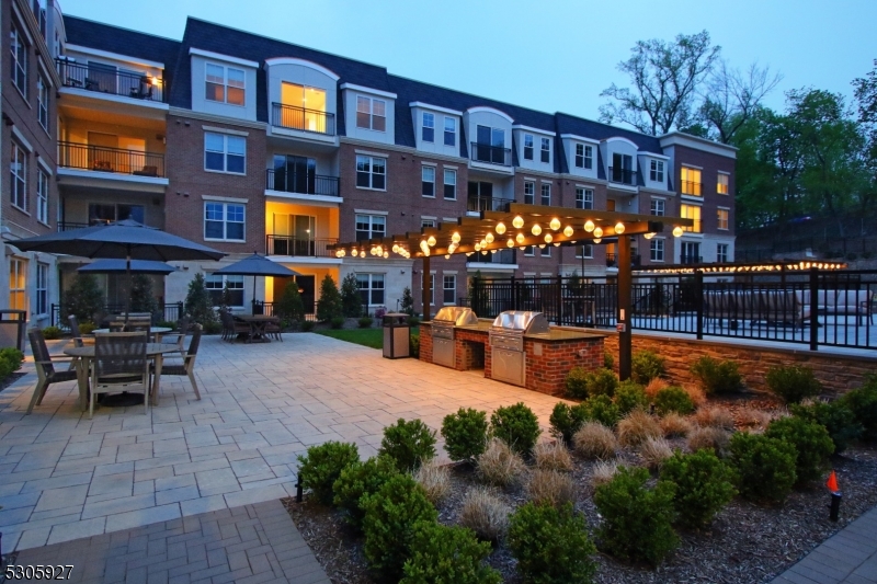 Court House - Residential Lease