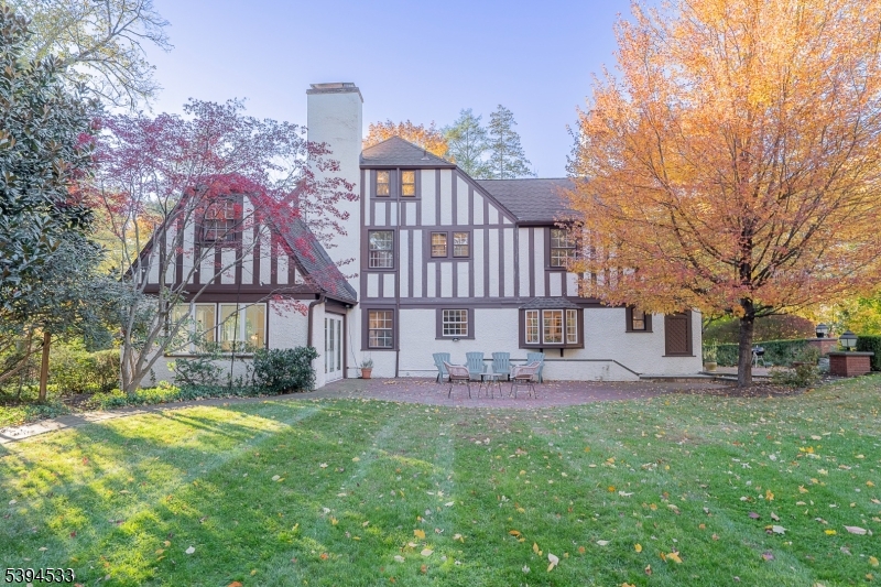 OLD SHORT HILLS - Residential