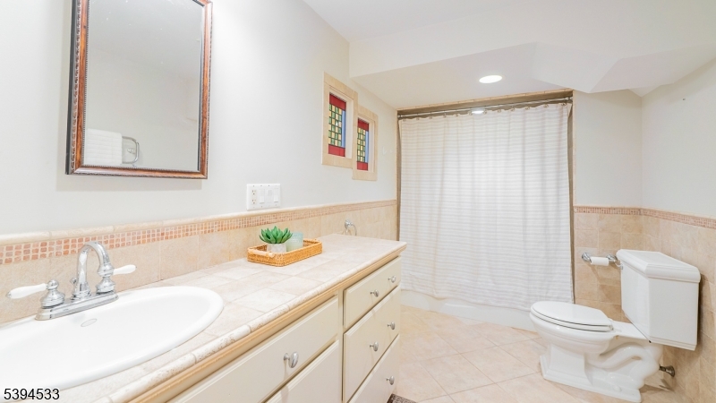 OLD SHORT HILLS - Residential