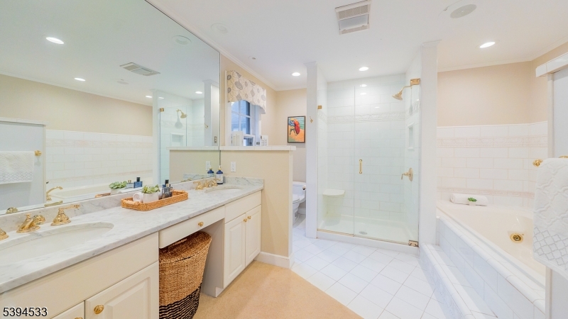 OLD SHORT HILLS - Residential