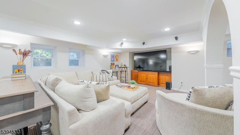 OLD SHORT HILLS - Residential