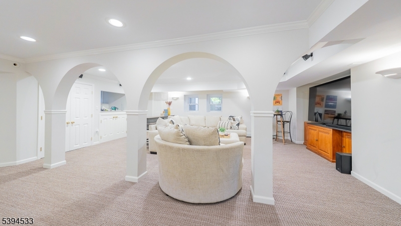 OLD SHORT HILLS - Residential