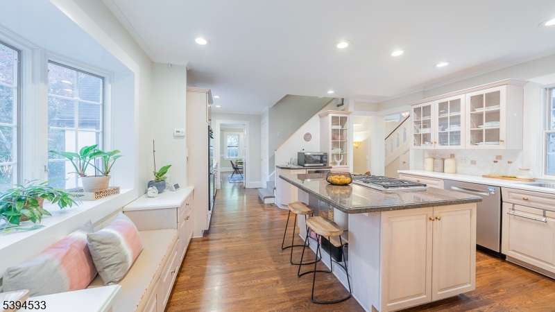 OLD SHORT HILLS - Residential