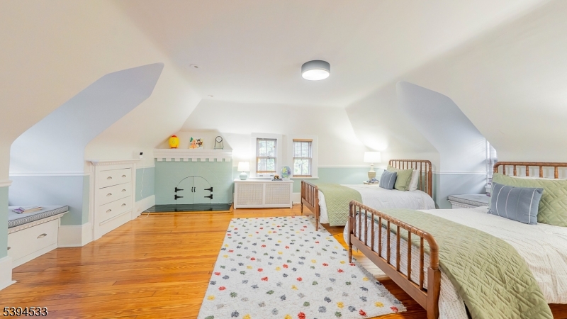 OLD SHORT HILLS - Residential