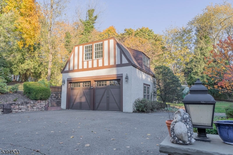 OLD SHORT HILLS - Residential