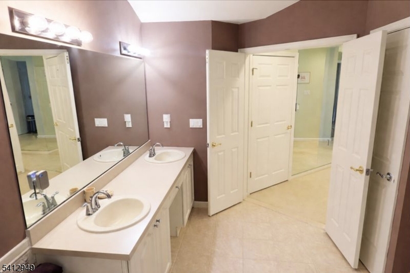 Bristol End Unit BLDG 20 - Residential