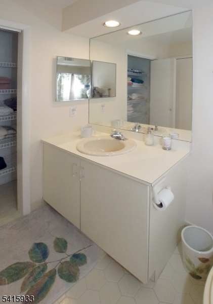 Woodlands condos - Residential