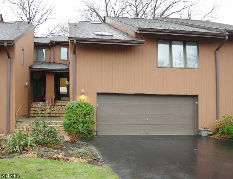 Woodlands condos - Residential