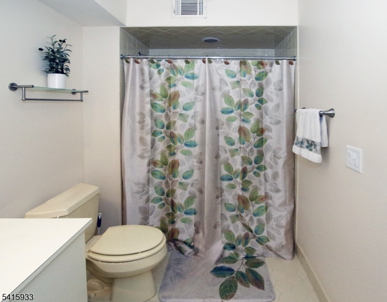 Woodlands condos - Residential