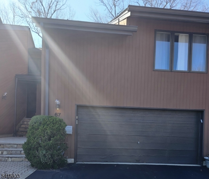 Woodlands condos - Residential