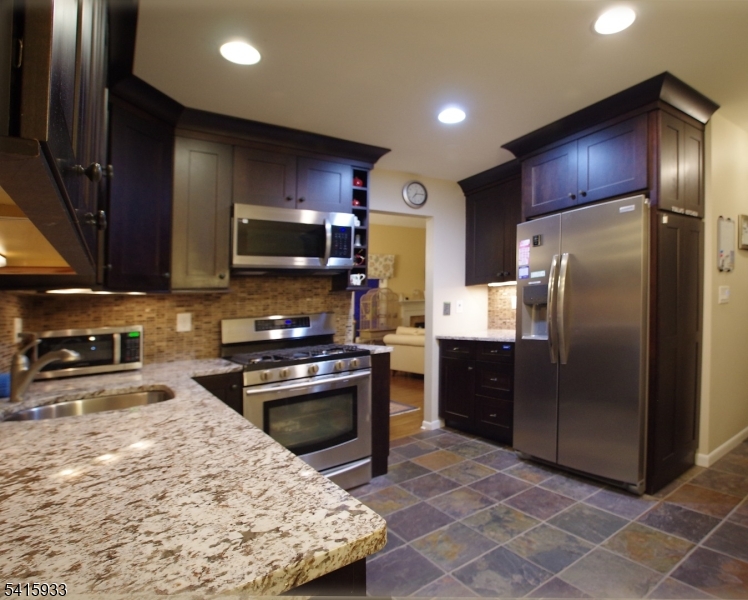 Woodlands condos - Residential