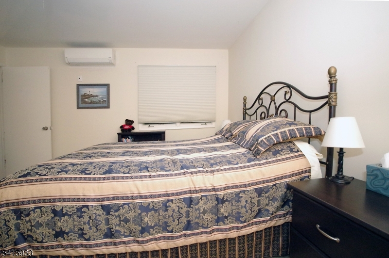 Woodlands condos - Residential