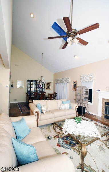 Woodlands condos - Residential