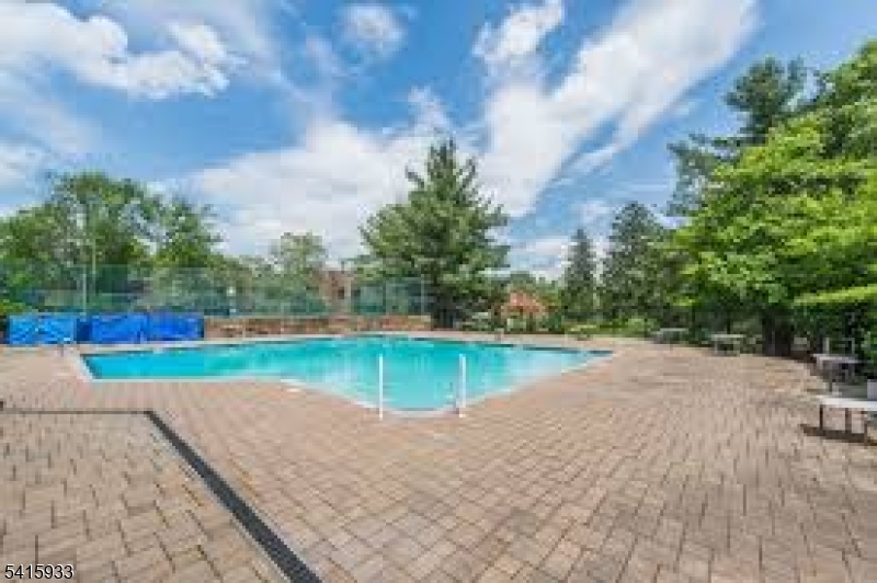 Woodlands condos - Residential