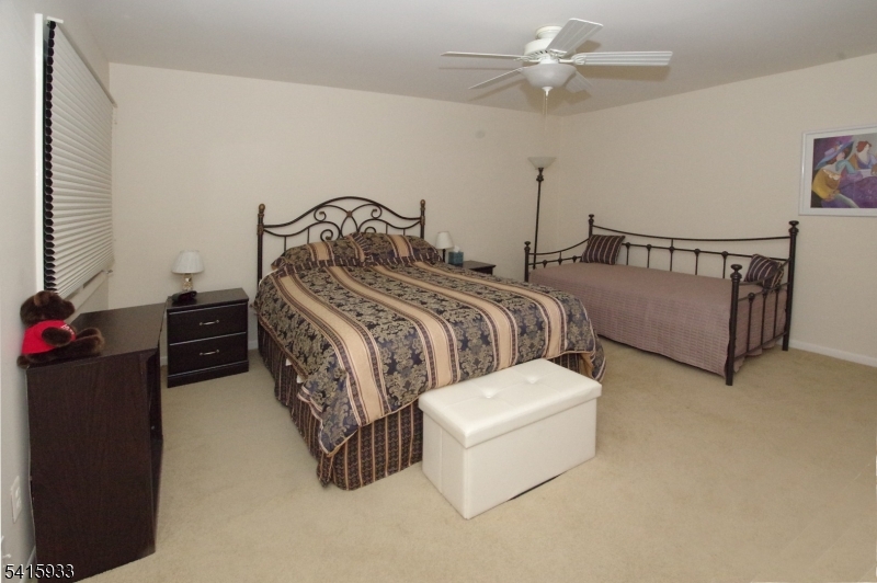 Woodlands condos - Residential