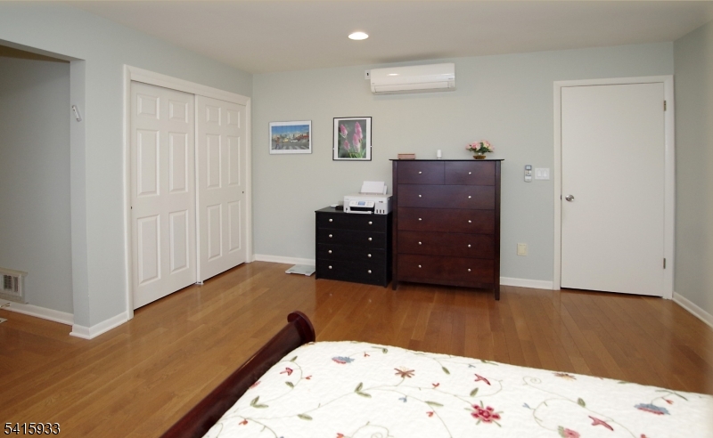 Woodlands condos - Residential