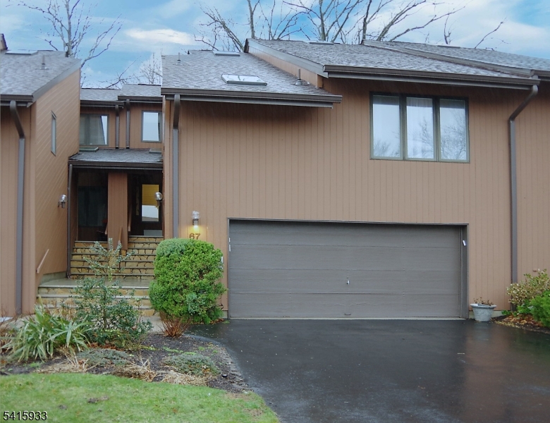 Woodlands condos - Residential