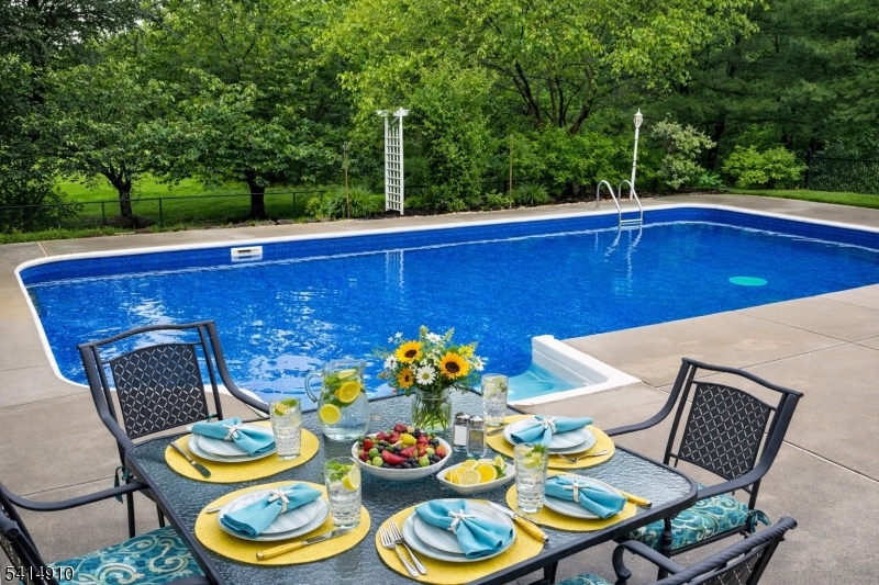 The Seasons - Residential