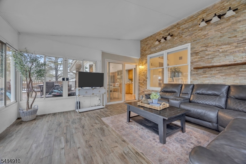 The Seasons - Residential