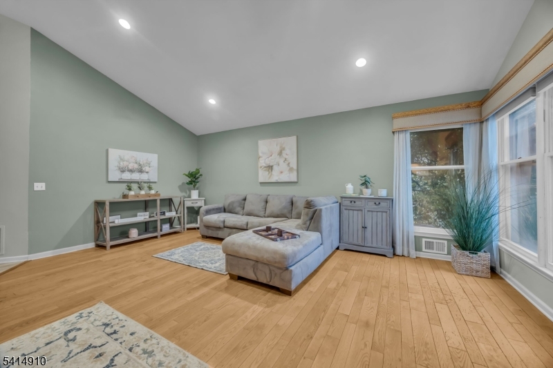 The Seasons - Residential