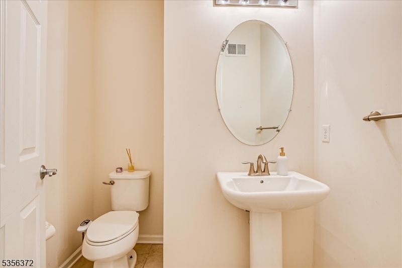 South Plainfield Boro, New Jersey 07080, United States, 3 Bedrooms Bedrooms, ,3 BathroomsBathrooms,Residential,Active,129693