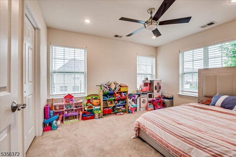 South Plainfield Boro, New Jersey 07080, United States, 3 Bedrooms Bedrooms, ,3 BathroomsBathrooms,Residential,Active,129693