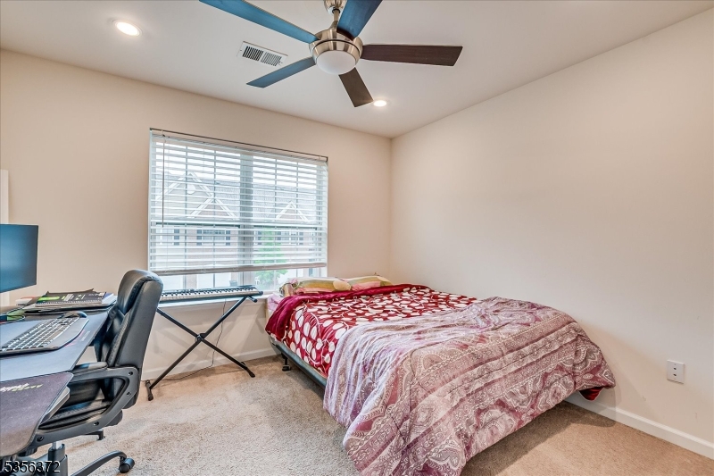 South Plainfield Boro, New Jersey 07080, United States, 3 Bedrooms Bedrooms, ,3 BathroomsBathrooms,Residential,Active,129693