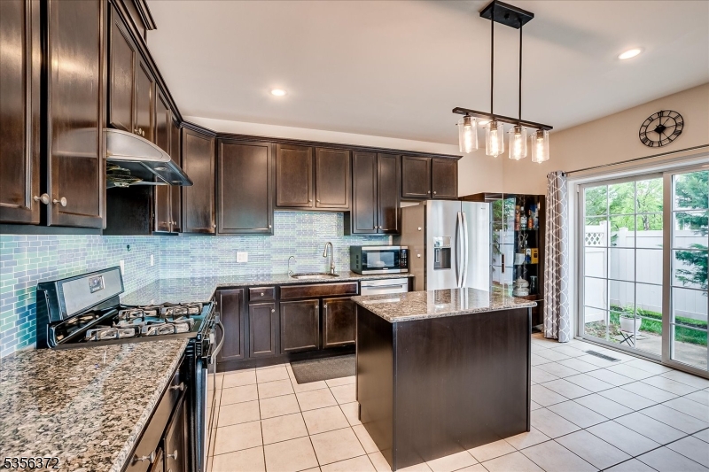 South Plainfield Boro, New Jersey 07080, United States, 3 Bedrooms Bedrooms, ,3 BathroomsBathrooms,Residential,Active,129693