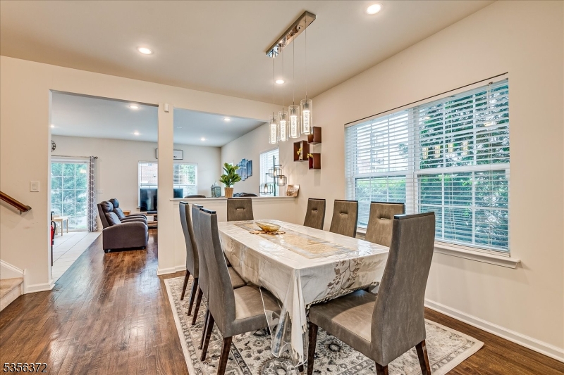 South Plainfield Boro, New Jersey 07080, United States, 3 Bedrooms Bedrooms, ,3 BathroomsBathrooms,Residential,Active,129693