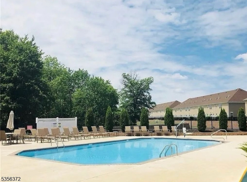 South Plainfield Boro, New Jersey 07080, United States, 3 Bedrooms Bedrooms, ,3 BathroomsBathrooms,Residential,Active,129693