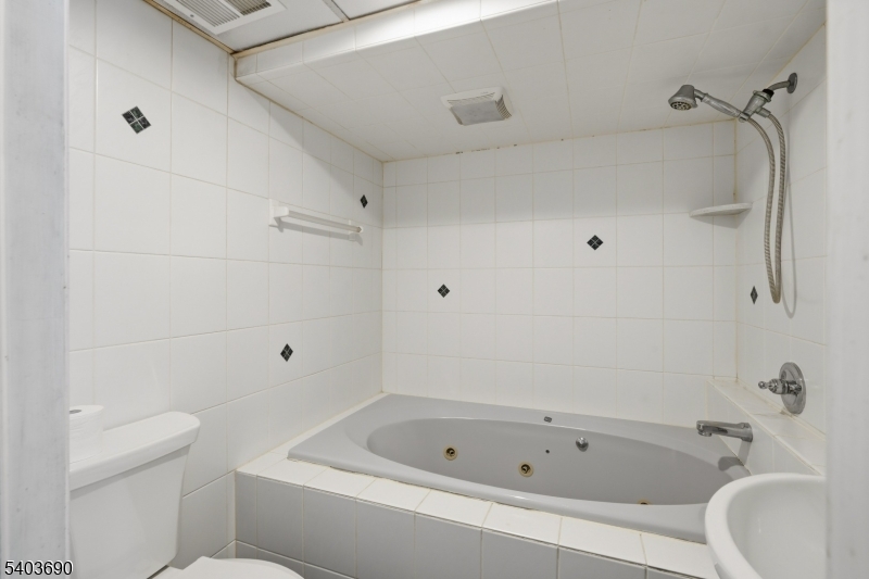 Fayson Lakes- Lakefront - Residential