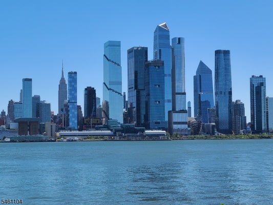 250 HENLEY PL UNIT 207, WEEHAWKEN, NJ 07086 - Image 366ed53d72adabec00fcbe07070ed08e/1640341918