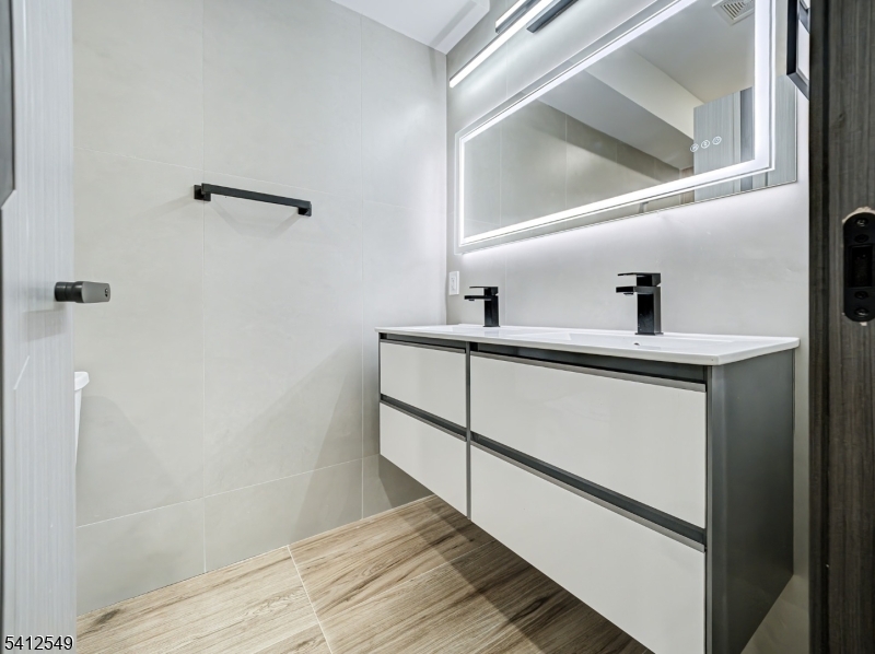 The Clifton Place - Residential