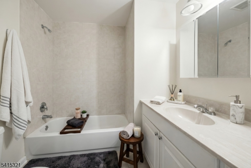 Harmon Cove II - Residential Lease