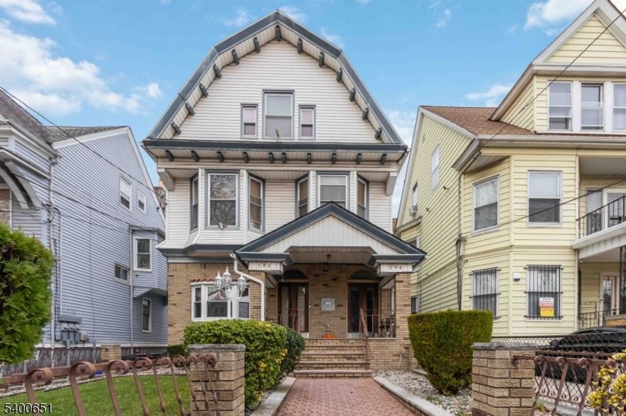 Step inside this airy third-floor one-bedroom featuring gleaming hardwood floors and an open, comfortable layout. Enjoy roomy living spaces and an easy commute with quick access to mass transit directly into NYC. Features plenty of closet space and spacious room. Ideally located near local parks, shops, and restaurants, this apartment offers both convenience and everyday comfort in the heart of Newark. Available immediately.
